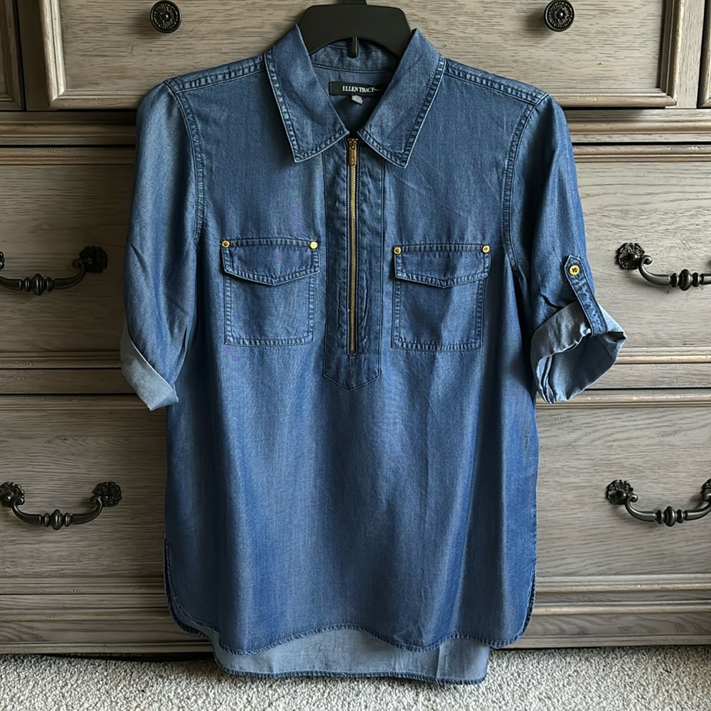 NWOT Ellen Tracy Chambray Top
